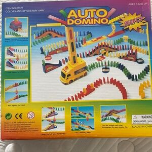 500-Piece Set - Colorful Domino Train